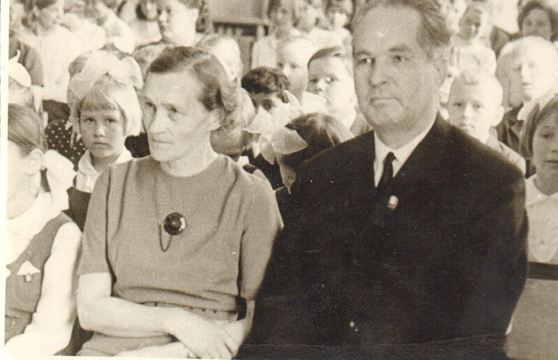 foto Paide 1.Keskkooli viimase koolikella päev 1970