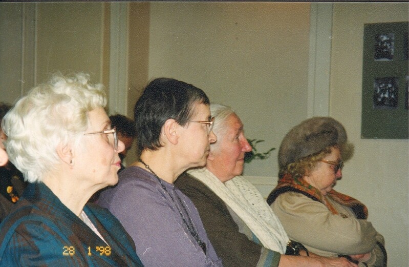 värvifoto Tammsaare Muuseumi sünnipäeva tähistamine Järvamaa Muuseumis 1998