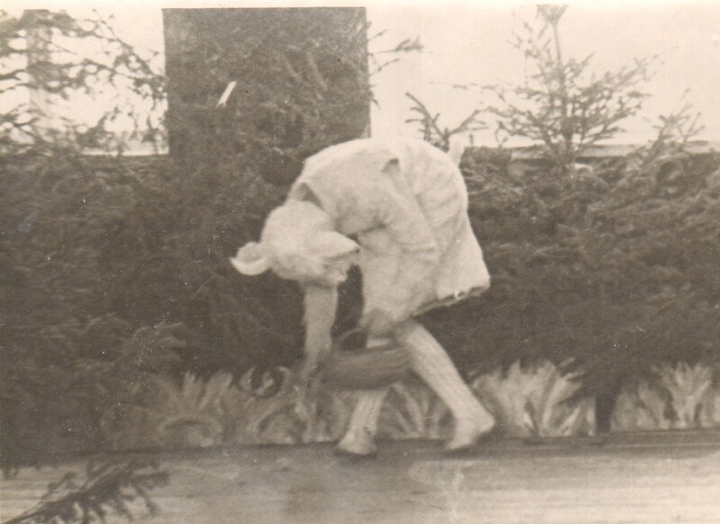 foto,  Paide Keskkooli pioneerimaleva näitering esinemas ülevaatusel 1957.a.