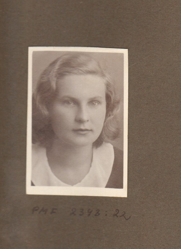 foto, Paide Järvamaa Ühisgümnaasiumi õpilane Salme Hoohmuth-Plaan 1935