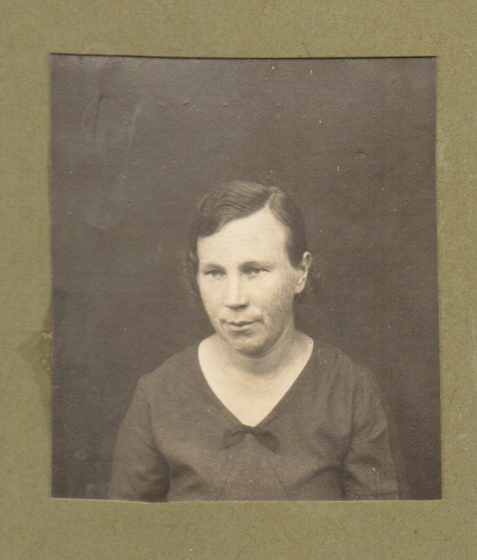 fotod Läpi algkool ja juhataja Elvine Oks 1940