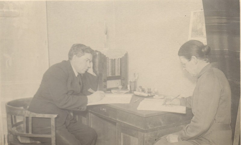 fotod Mustla 6 kl. algkool ja juhataja Karl Pedak abikaasaga 1940