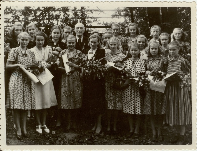 foto Paide Keskkooli 7.kl. lõpetajad 1960-ndad
