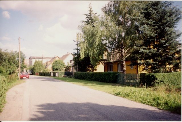 värvifoto Põllu tänav Paides 1997