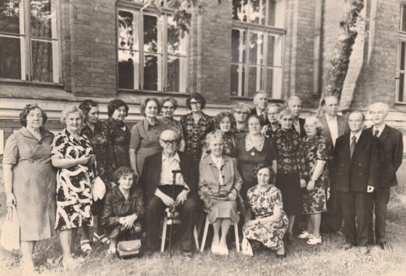 fotokoopia Paide Ühisgümnaasiumi III lennu kokkutulek Paides 1977