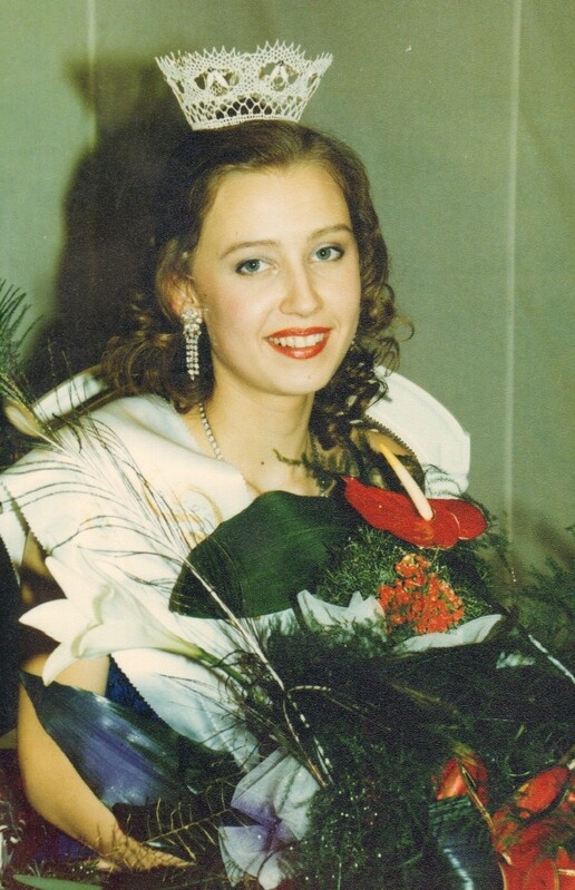 värvifoto Türi miss 1990-ndad