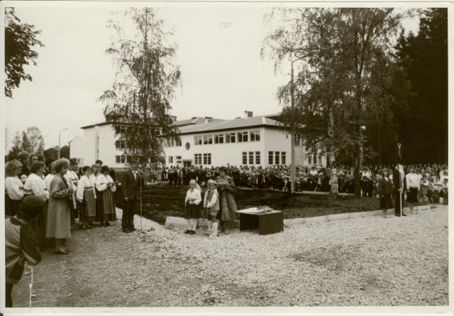 foto Türi II Keskkooli avamine 1989