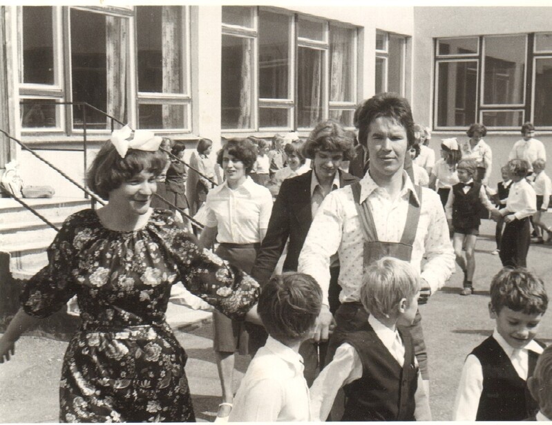 foto, Paide 3. Keskkooli viimane koolikell 1979.a.