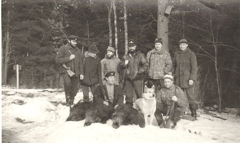 foto, jahimehed tapetud metssega Väätsa jahimajandis 1989.a.
