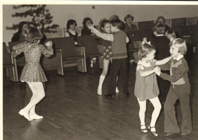 foto Paide Kaugeõppekeskkooli abiturentide ball 1978