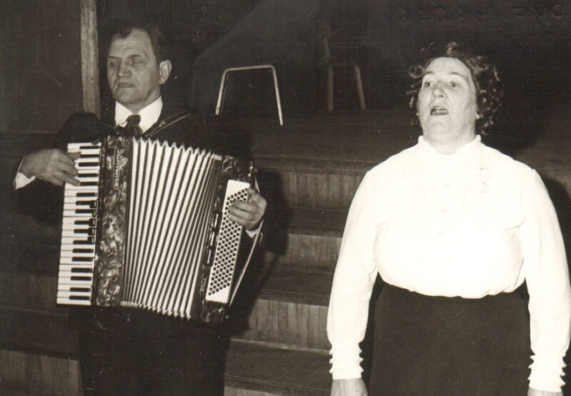 foto segakoor Järvala kontsert Paide 1977