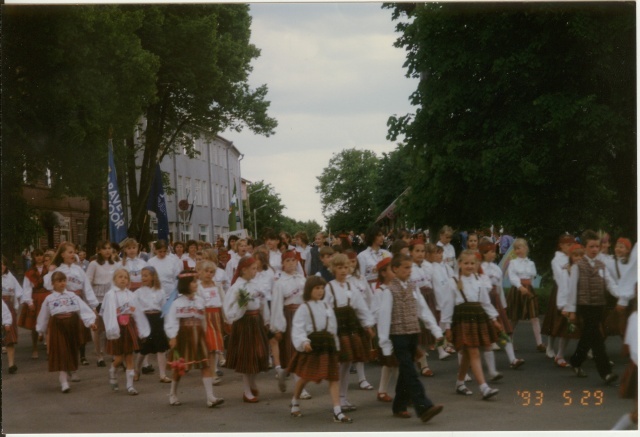 värvifoto Järvamaa laulu- ja tantsupidu 1993