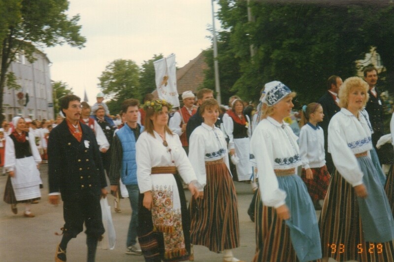 värvifoto Järvamaa laulu- ja tantsupidu 1993