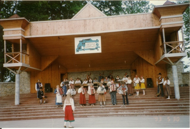 värvifoto Järvamaa laulu- ja tantsupidu 1993