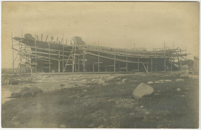 Construction of sailing ships "Estonia" and "Lemming" on the beach of Kabli