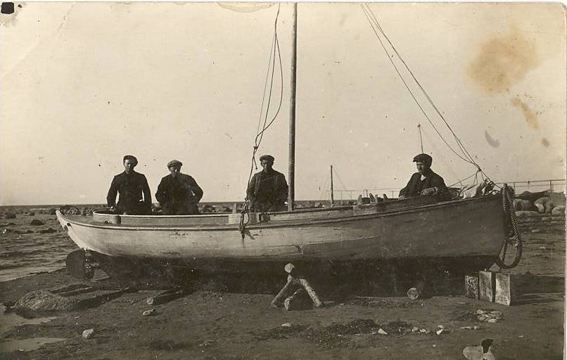 First motor boat in Toolsel