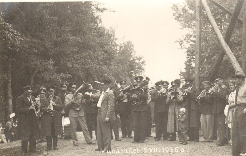 foto puhkpilliorkestrit juhatab Nikolai Sihvart 1936