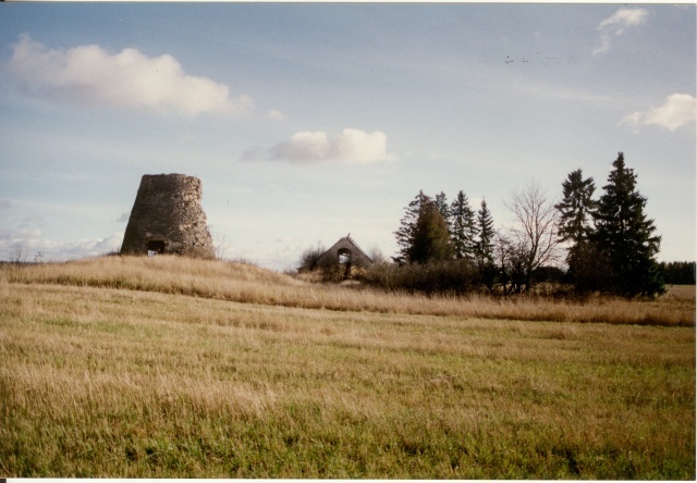 värvifoto Esna mõisa tuulik 1995
