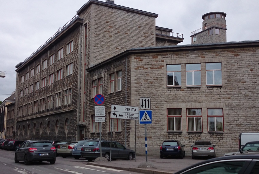 Tallinn, uus pritsimaja Raua tänaval. rephoto