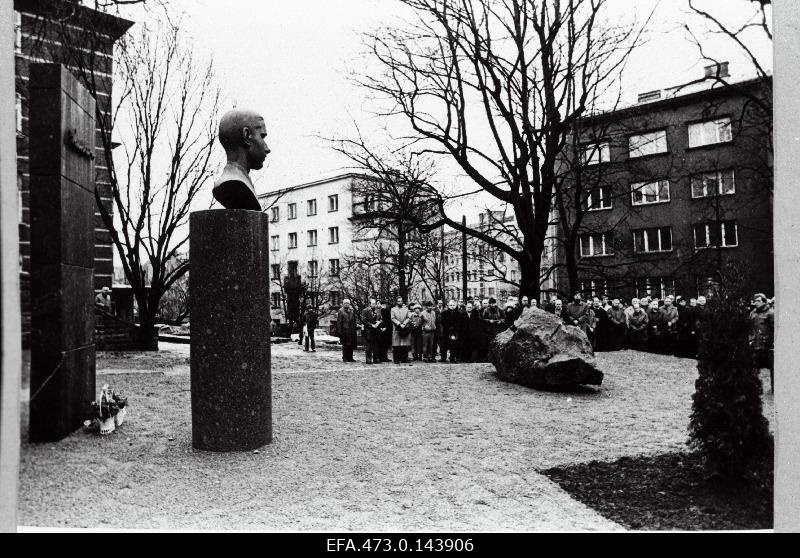 Malesuurmeister Paul Kerese mälestussamba avamine.