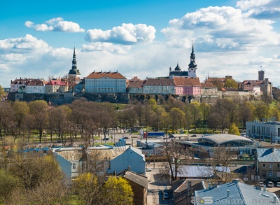 Tallinn, Toompea loode poolt, esiplaanil Balti jaam. rephoto
