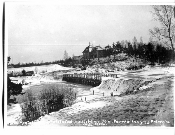 Photo knife in Värska camp