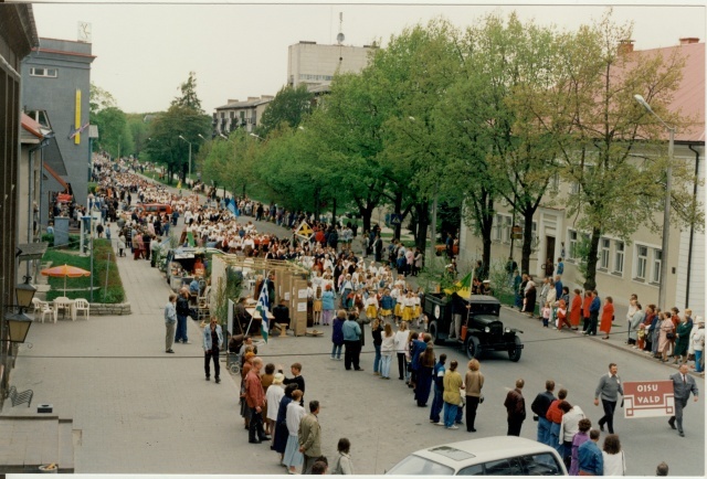 värvifoto Järvamaa laulu- ja tantsupidu 1996
