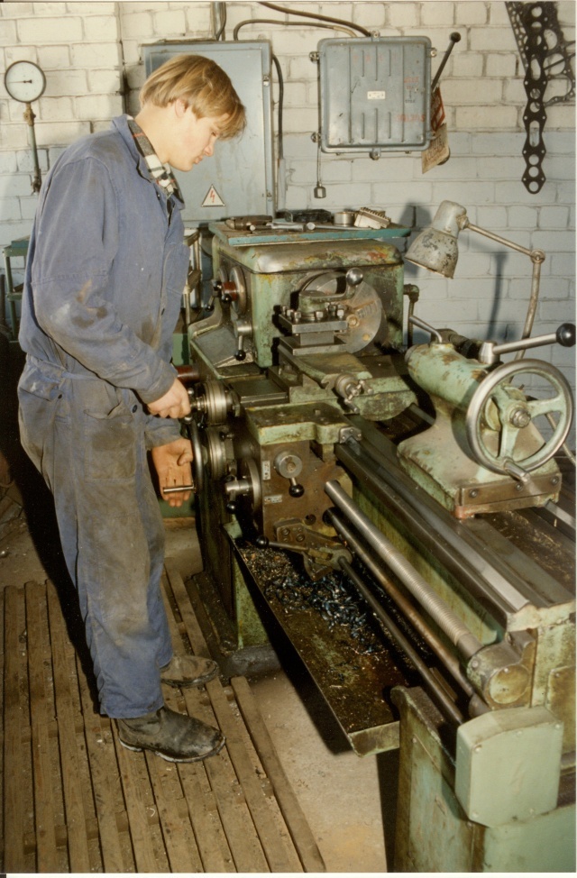 värvifoto Paide Kutsekeskkooli õppeklass 1995