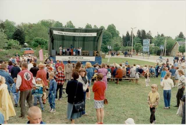 värvifoto rändtsirkus Türil 1996