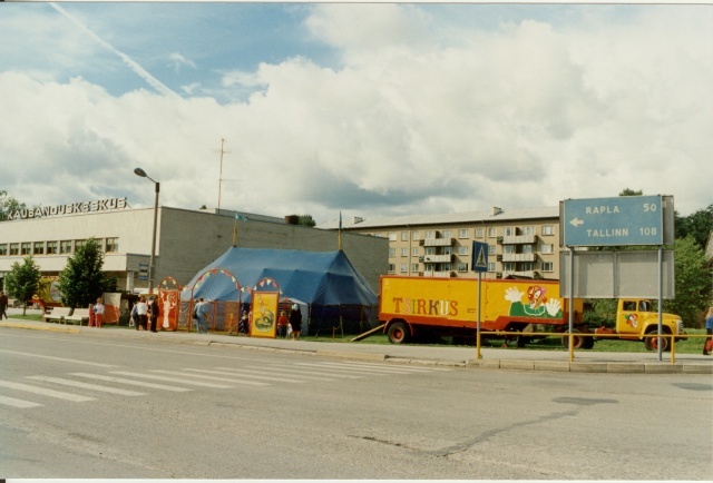 värvifoto rändtsirkus Türil 1996