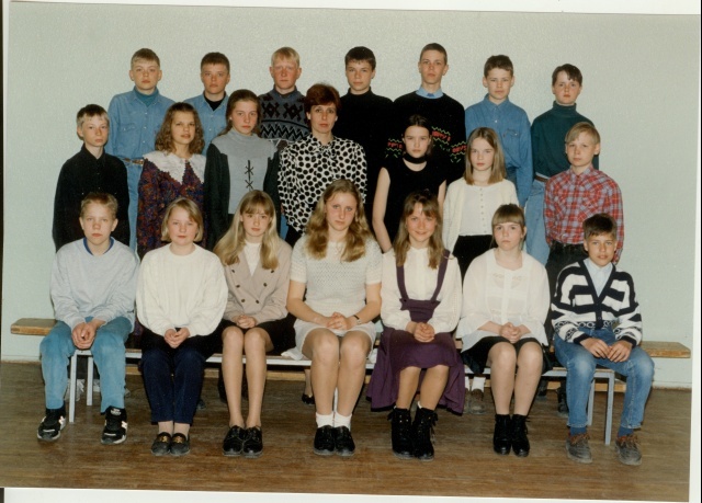 värvifoto Paide Ühisgümnaasiumi 7.klass 1996