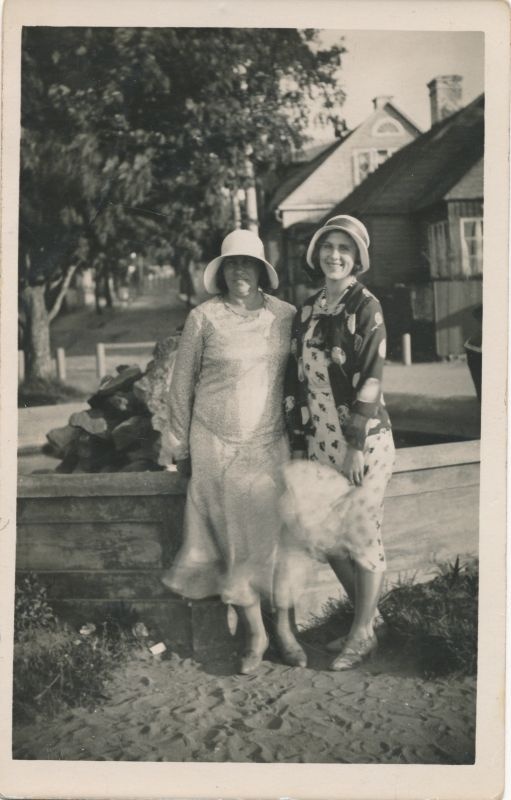 Photo. Ladies Haapsalu promenade on the shovel.
