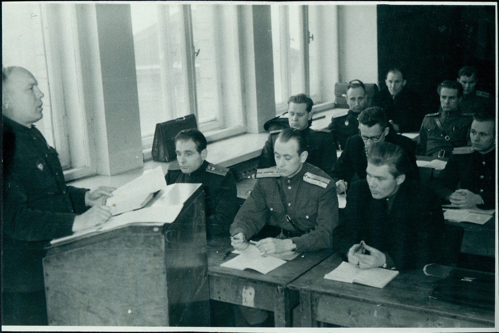 Rajoonide tuletõrjeinspektorite seminar: loenguga esineb A. Jürna, 1958.a.