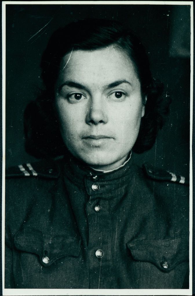 Portree: Petrova, Lidia. Tuletõrjekooli sekretär, 1951.a.