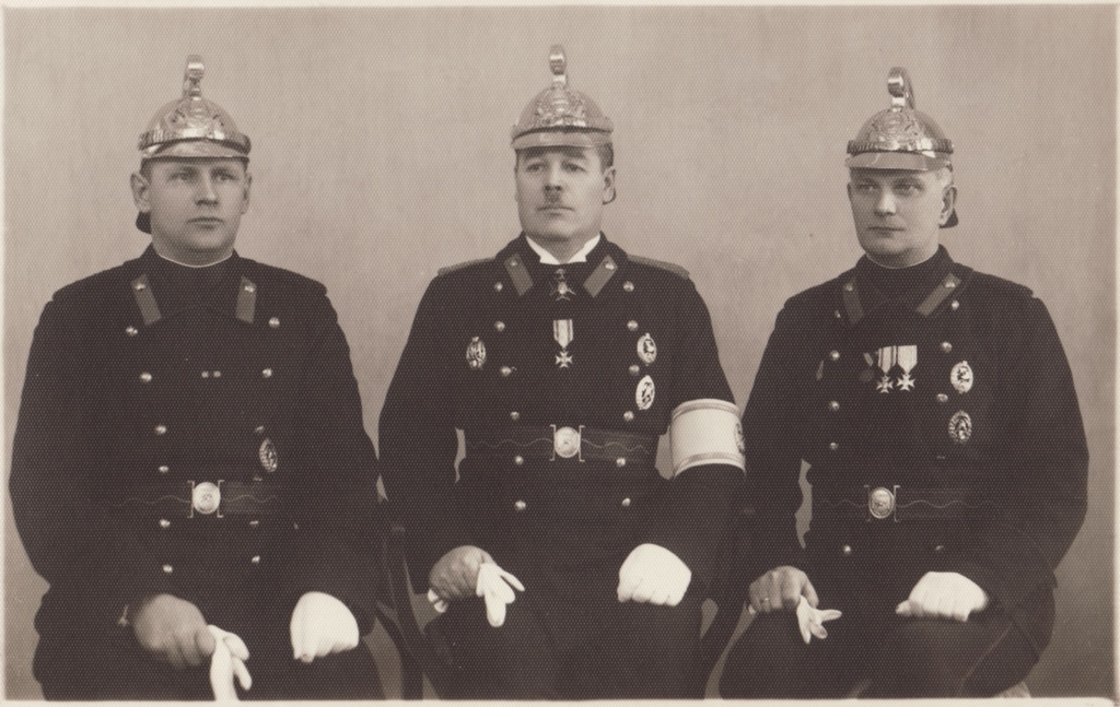 Tuletõrjujate grupifoto.