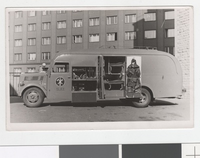 Tallinna Kutselise Tuletõrje õhu- ja gaasikaitse auto Opel.  duplicate photo