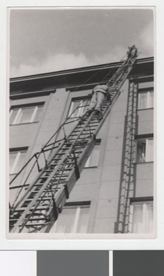 Tallinna Kutselise Tuletõrje I komando autoredeli õppustel.  similar photo