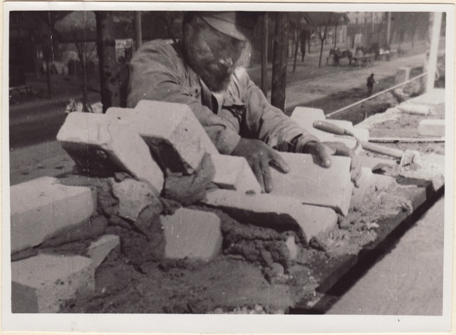 Tuletõrjehoone ehitamine Raua tn. 2 - nurgakivi koha ettevalmistamine.