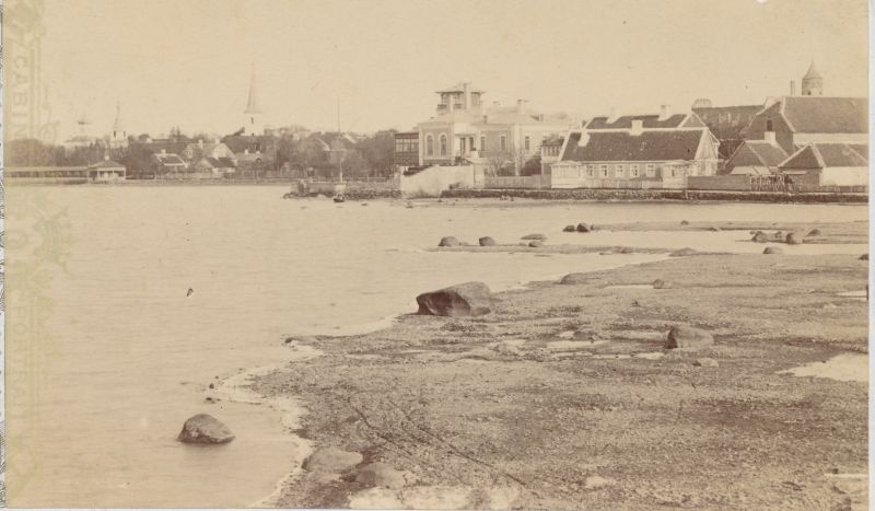 Photo. View of Haapsalu over the bay. From the direction of the Old-Sada. In the middle of "Villa Friedheim". On the left "Trinkhalle"