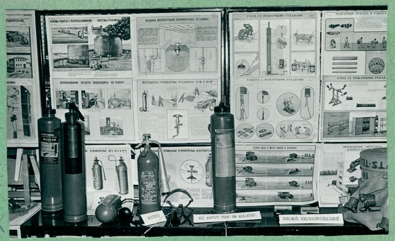 Väljapanek näituseruumis tootmiskoondises Polümeer