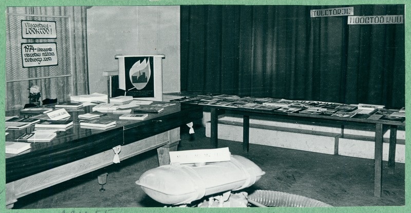 Üldvaade näituseruumist tootmiskoondises Polümeer