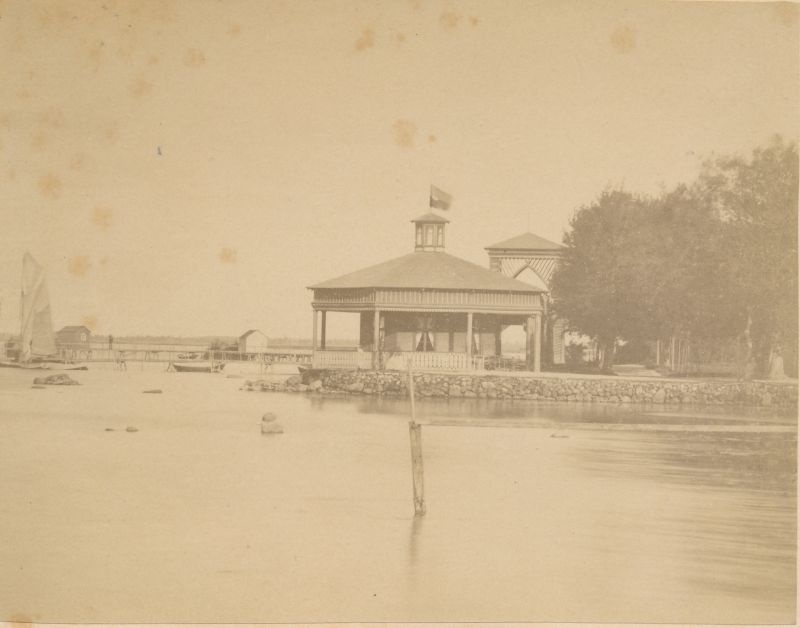 Photo. "trinkhalle" on Haapsalu's Great Promenade. View of the southwest end of the sea. Photo ca 1895.