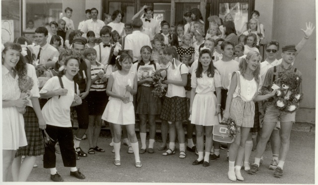 foto Paide Gümnaasiumi tutipidu 1993