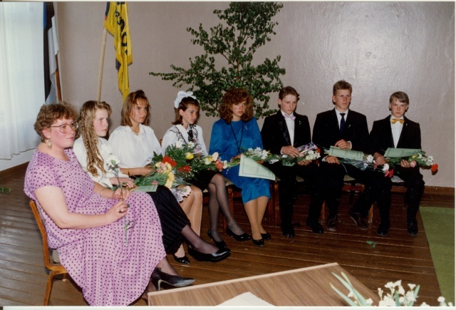 9 fotot, Imavere koolis kevadel 1994