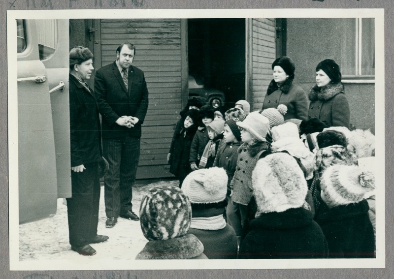 Lasteaed külastamas Tondi tänava tuletõrjekomandot