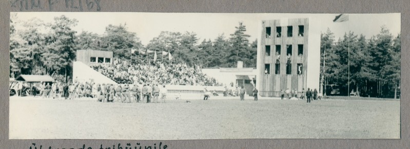 Üleliidulised võistlused tuletõrjestaadionil.