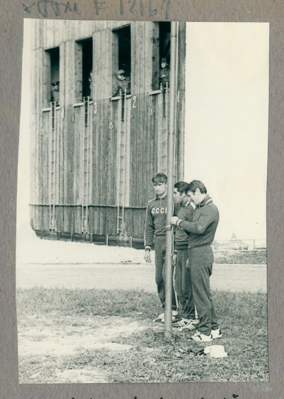 Üleliidulised võistlused tuletõrjestaadionil.