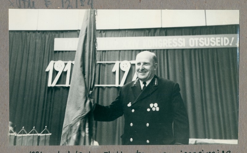 Oktoobrirevolutsiooni 54. aastapäeva tähistamine Tallinna TÜ-s.