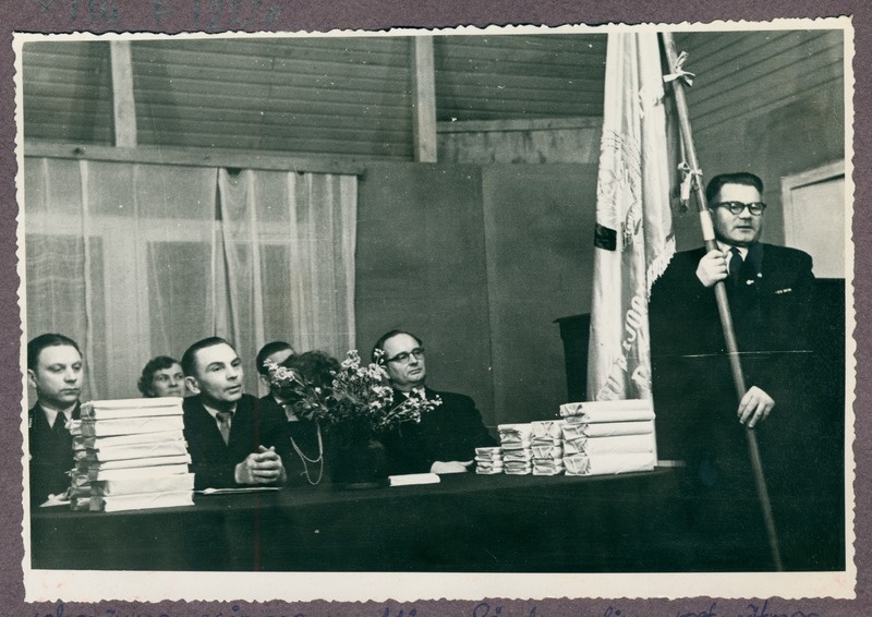 Tartu rajooni rändpunalipu üleandmine Tartu Konservitehase VTS-ile.