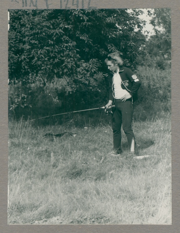 Tartu ja Tallinna TÜ kalasportlaste sõpruskohtumine Kiideval 1976. Parim täpsusheitja A. Poom.